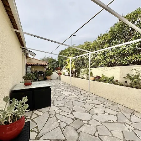 Maison Lumineuse Avec Vue Mer, Montagne Et Sur Le Rocher De Roquebrune, Piscine Et Parking Villa Saint-Raphael (Var)